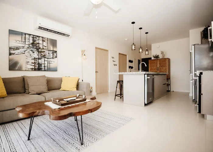 El Prado: New 2br In Catalinas Сasa de vacaciones
